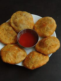 Onion Riceflakes Kachori, Pyaaz Poha Kachori