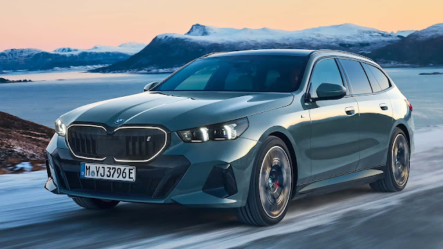 2025 BMW i5 Touring Debuts With 593 Horsepower