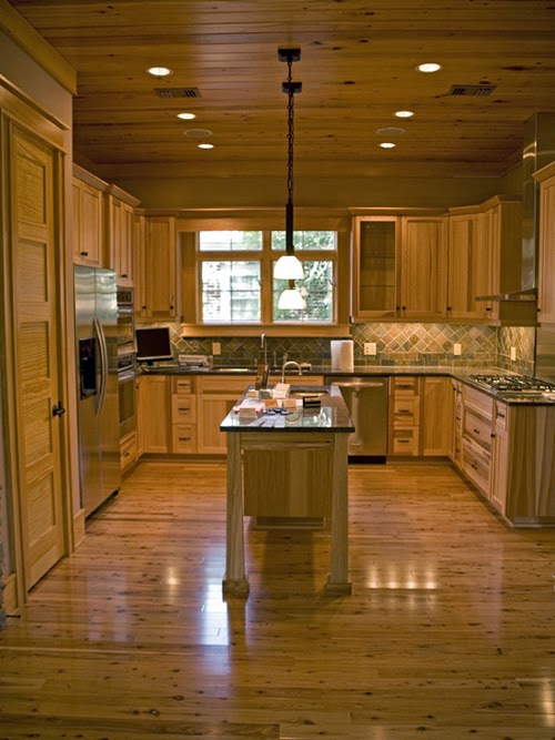  Dapur  cantik dan bersih dengan desain plafon  kayu  