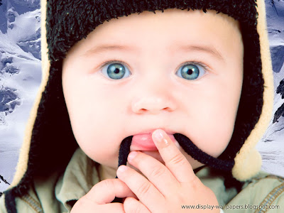 Baby With Gorgeous Eyes Wallpaper