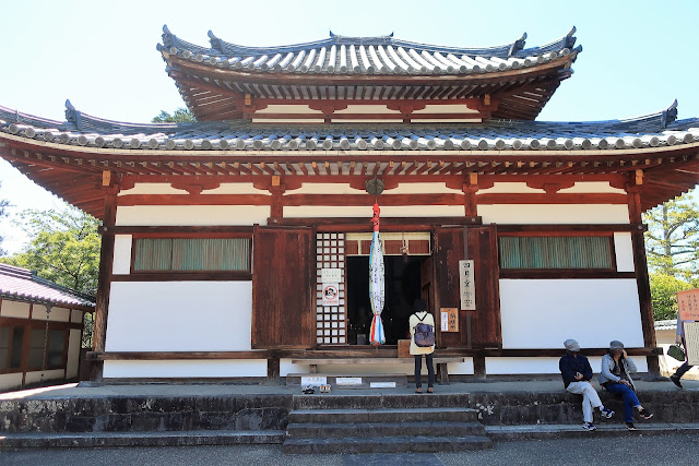 奈良公園 四月堂 三昧堂