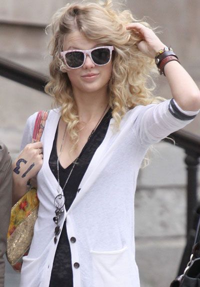 taylor swift tattoo. taylor swifts tattoo