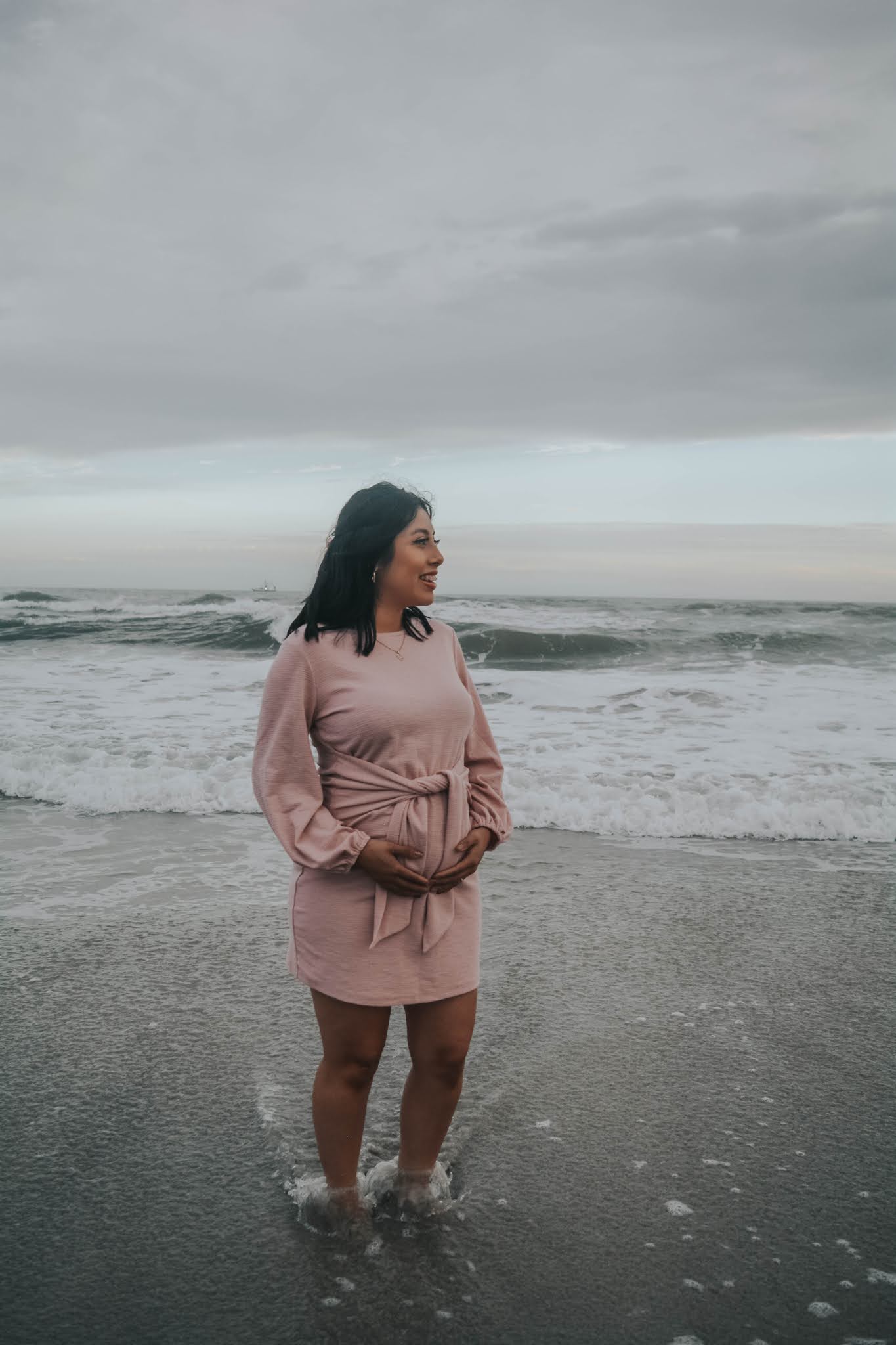 Maternity Photo Shoot Ideas: The Beach Sunset