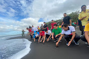 Pemuda Demokrat Lepas 100 Ekor Tukik di Pantai Watu Klotok