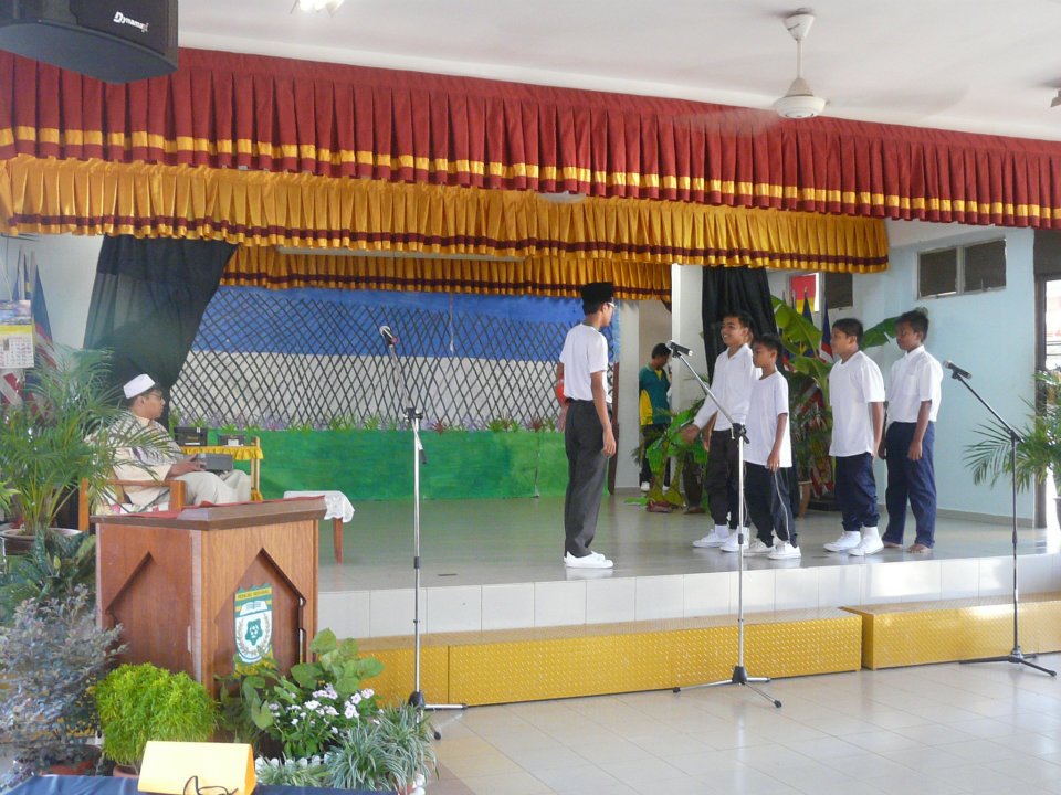 SELAMAT DATANG KE BLOG SMK BUKIT SELAMBAU: Suasana 