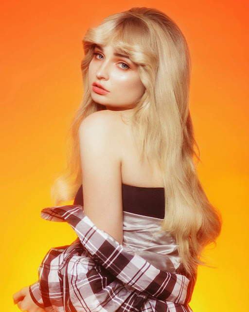 Kim Petras – Most Beautiful German Transgender Pop Singer Instagram Photos