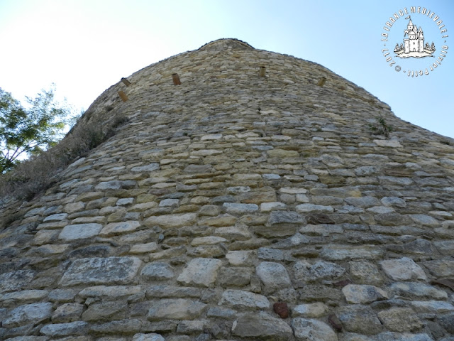 ROUSSAS (26) - Le village médiéval