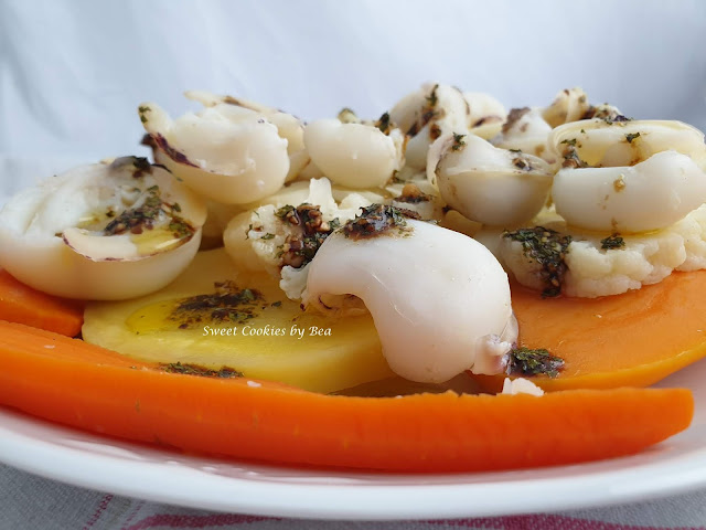 Ensalada templada de sepia con tubérculos