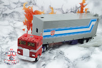 Transformers Missing Link C-01 Convoy 24