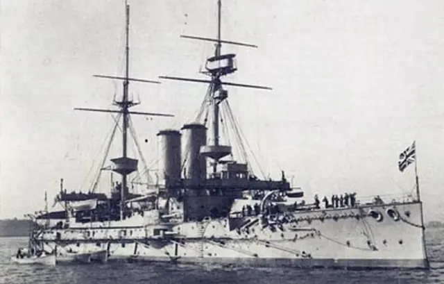 El acorazado HMS Exmouth