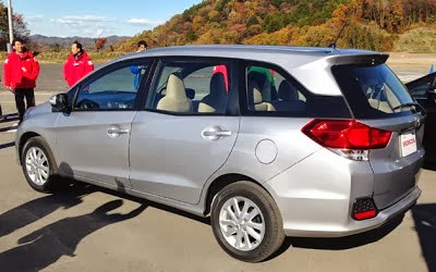 Inilah Harga-Gambar Dan Spesifikasi Honda Mobilio 2014 Inilah Harga-Gambar Dan Spesifikasi Honda Mobilio 2014