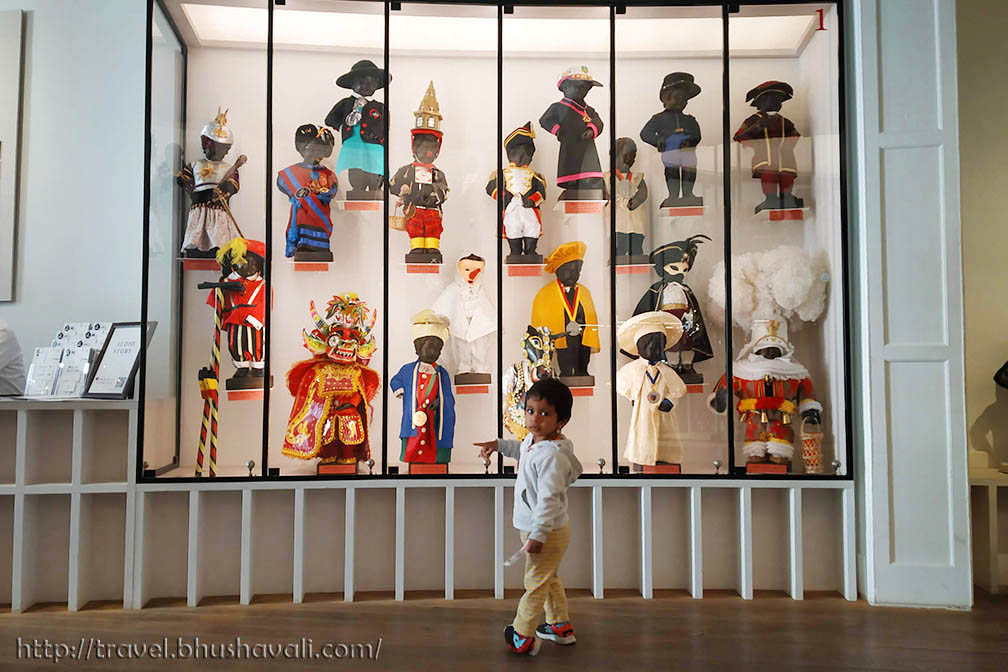 Unusual Museums Brussels - Garderobe Manneken Pis