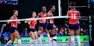 Reinas del Caribe celebrando su victoria sobre Holanda y su clasificación a los Juegos Olímpicos de París 2024.