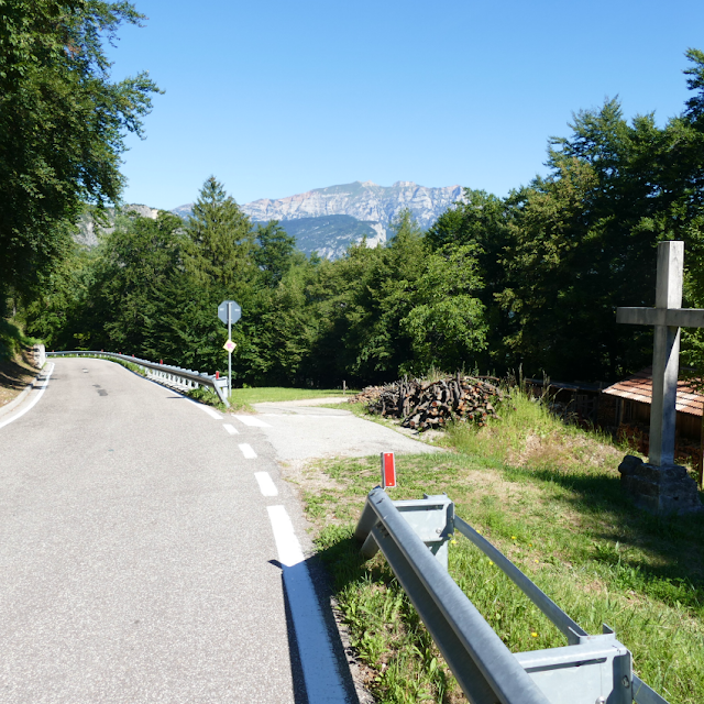 da folagria a castel beseno dalla montagna al castello