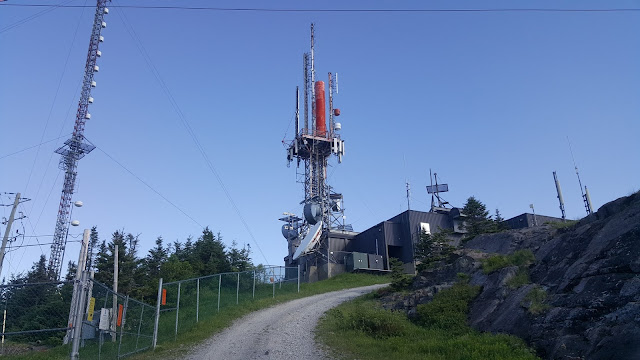 Antennes au sommet du mont Orford