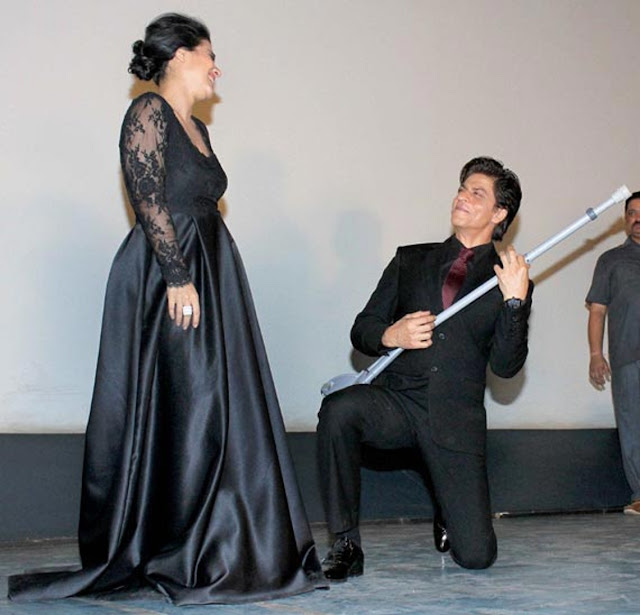 Shahrukh Khan & Kajol Couple Wallpaper Download