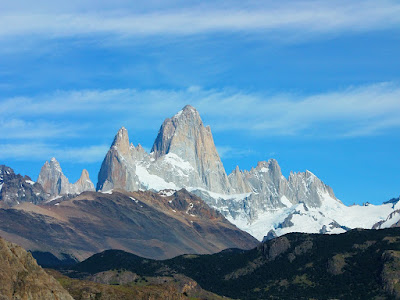アルゼンチン・フィッツロイ山。パタゴニア地方の象徴