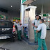  Homem grava vídeo em Fortaleza: carro que só pega 50 litros foi abastecido com 72