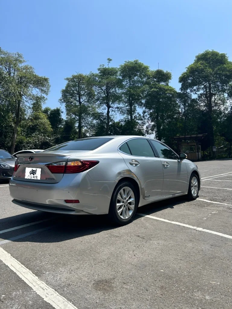 關於Lexus ES300h收購常見問題: lexus es300h二手價格價行情是多少?   es300h二手ptt自售是個好選擇嗎? es300h缺點是什麼?油電電池很貴嗎? es300h價格多少才是便宜? lexus es200二手價格和lexus es250二手價格誰比較貴? 關於Lexus ES300h中古車估價和收購都可以找我們諮詢喔!!