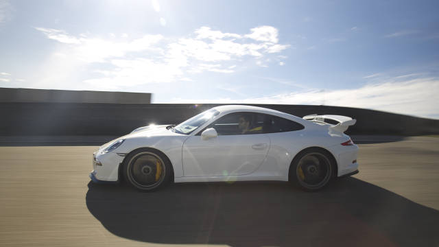 Review and Pictures of 2014 Porsche 911 GT3