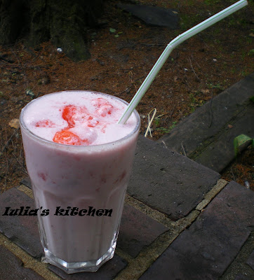 Articole culinare : Milk shake de capsuni