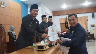 Rapat Paripurna DPRD Dengarkan Pandangan Umum Fraksi Terhadap Dua Raperda