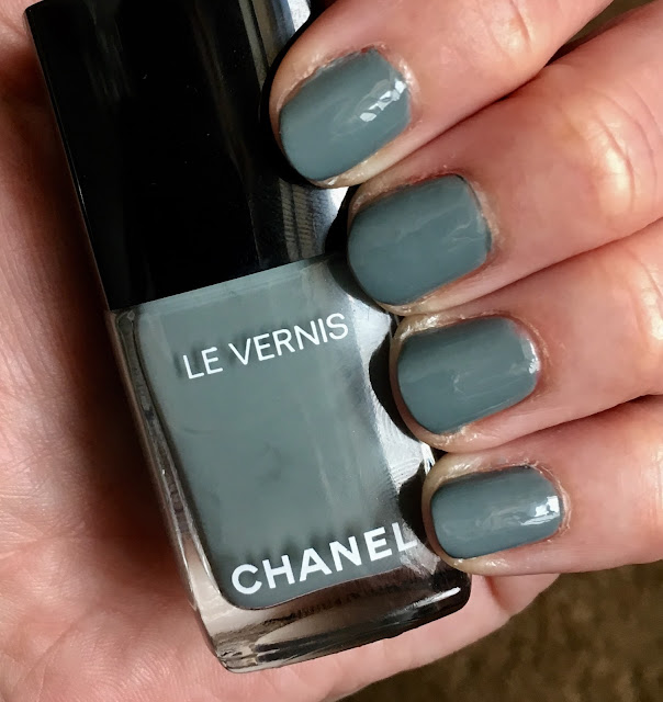 Chanel, Chanel Le Vernis Nail Colour, Chanel Spring 2017 Collection, Chanel Washed Denim, nails, nail polish, nail lacquer, nail varnish, manicure, #ManiMonday