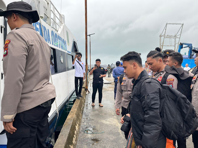 Bupati bersama Wabup dan Kapolres Natuna Tinjau Lokasi Longsor di Pulau Serasan