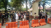 Aliansi Aktivis Anti Mafia Bansos Kembali Mendatangi Mapolda Sulawesi Selatan 