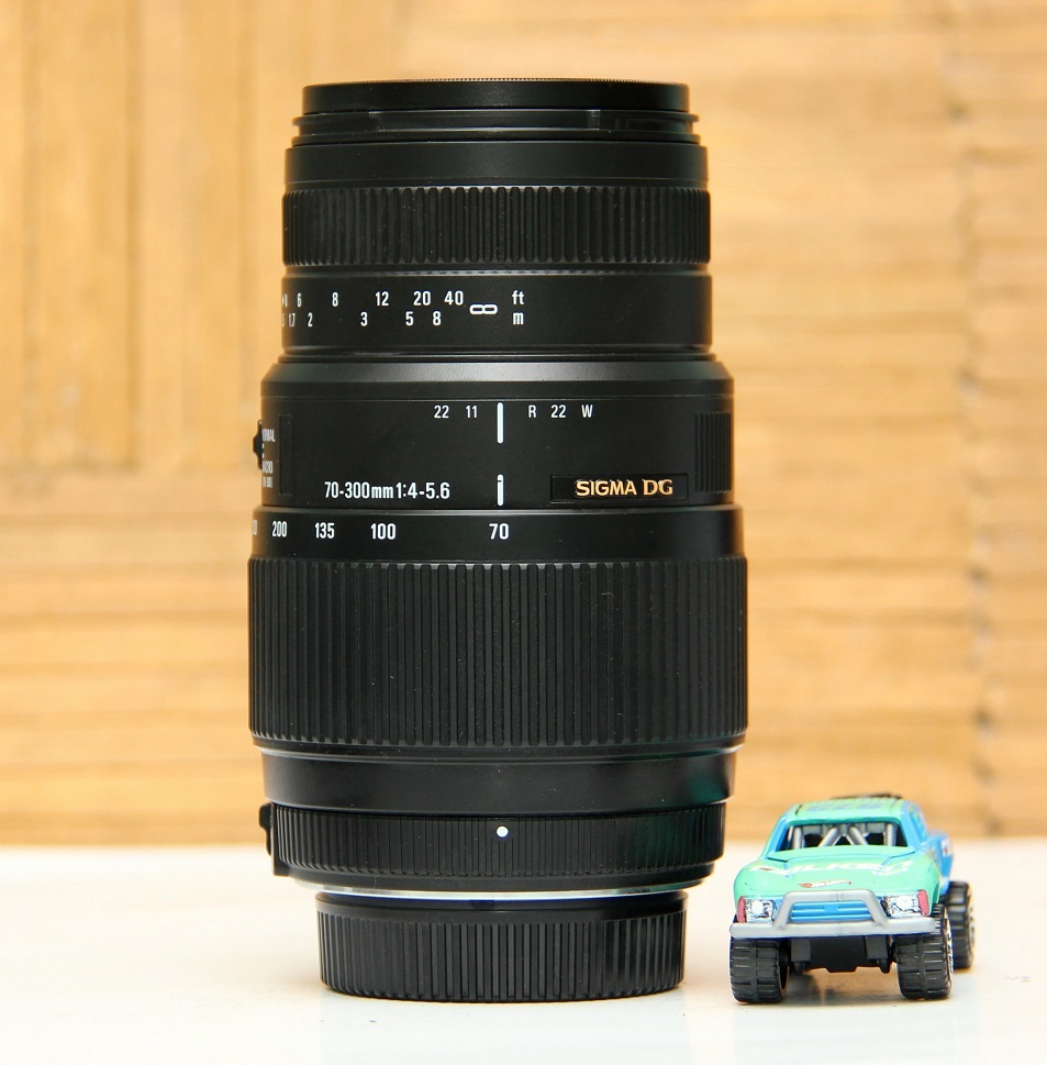 Jual Lensa Sigma 70-300mm Bekas - Mount : Nikon  Jual 