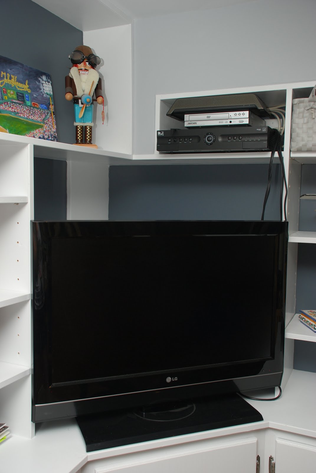 build tv corner shelf