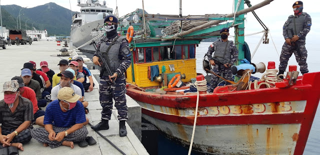  KRI BUNGTOMO 357 Berhasil Tangkap 2 Kapal Pencuri Ikan Asal Vietnam