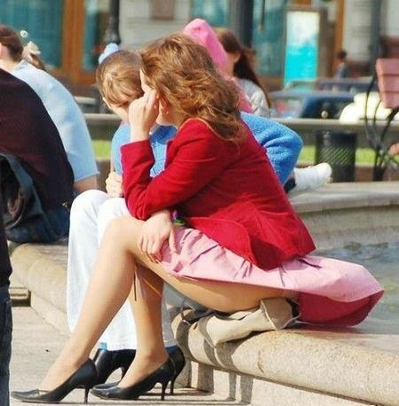wind-vs-miniskirts2