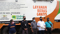 Ketua Komisi II DPRD Lampung Wahrul Fauzi Silalahi bersama ACT Bandarlampung Dan Team Rice Truck beserta Team Relief ACT Pusat Jakarta Bagikan 6 Ton Beras Gratis menggunakan Armada Rice Truck Layanan Beras Gratis