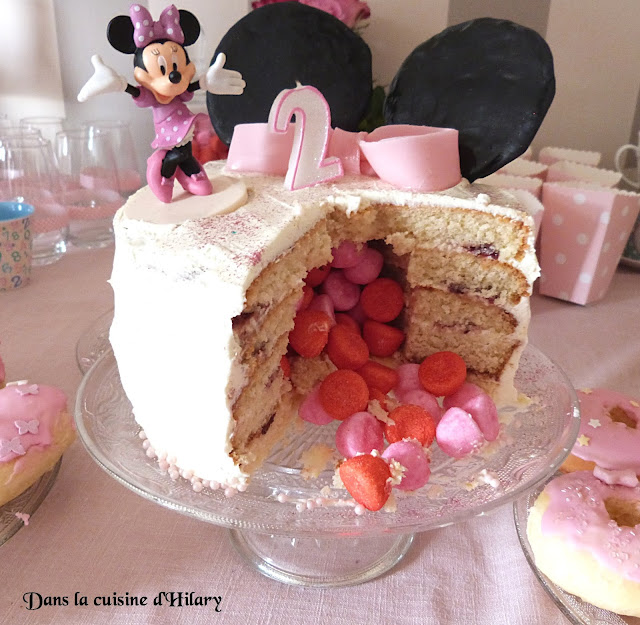 Pinata cake version Minnie Mouse pour les 2 ans d'une princesse