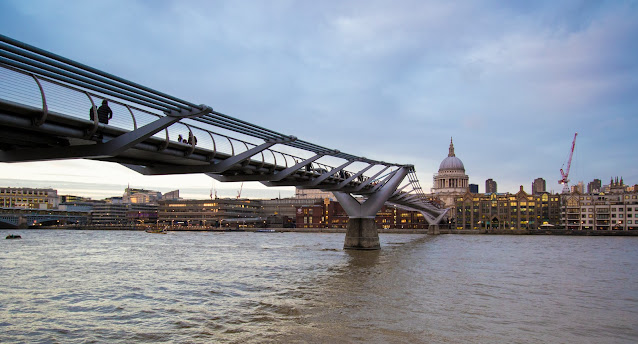 St. Paul's Cathedral e Millennium bridge-Londra