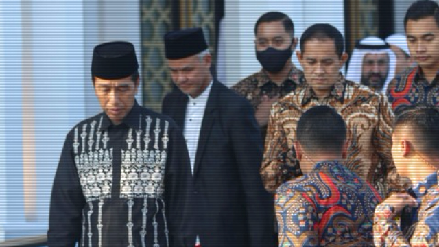 Jokowi Ikut Campur Urus Capres, Refly Singgung Dugaan KKN: Ia Perlu Perlidungan Setelah Tak Lagi Menjabat