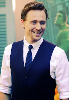 Tom Hiddleston Beard Styles 09