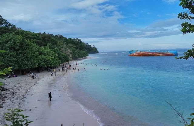 Pantai Pangandaran di Jawa Barat