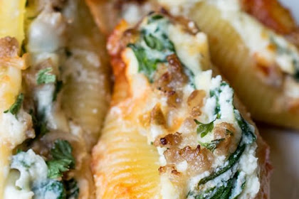 SAUSAGE STUFFED SHELLS WITH SPINACH RECIPE