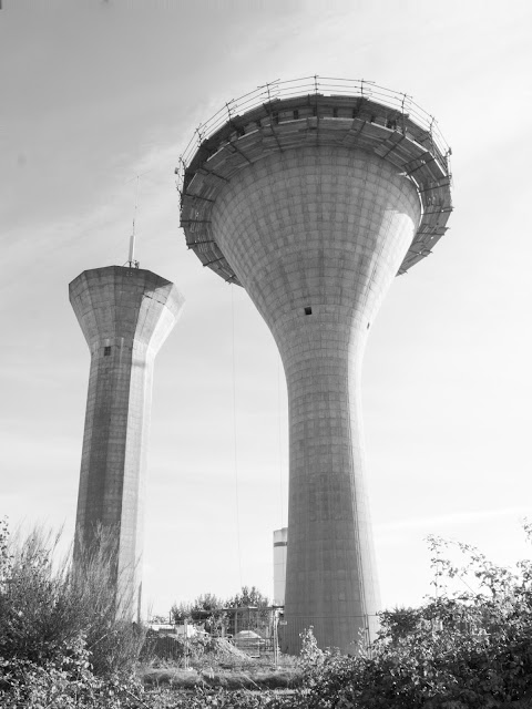 jiemve, chateau d'eau, construction, noir et blanc