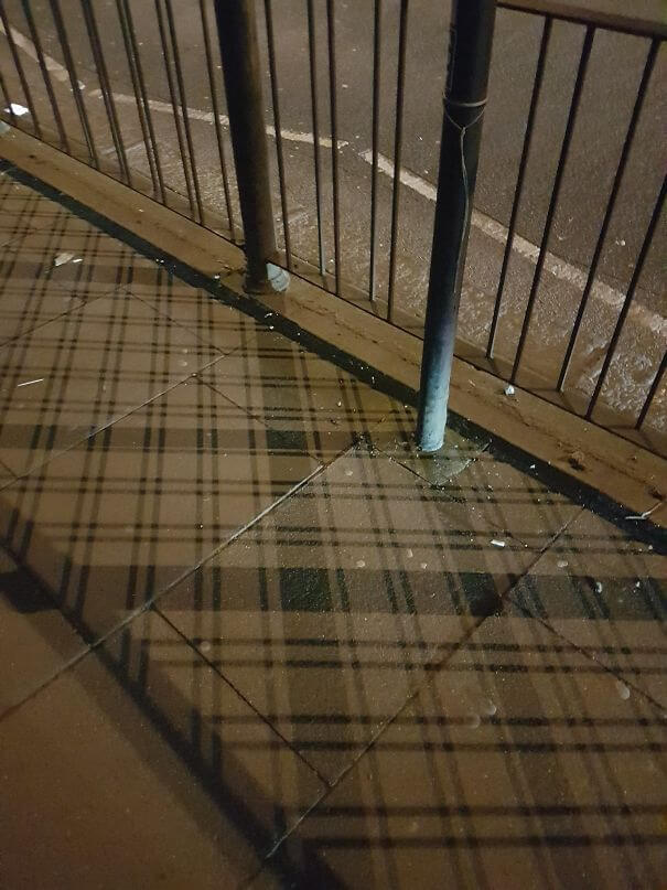 20 Pictures Prove That 'Accidental' Art Can Be Astonishing - Even The Shadows In Scotland Are Plaid