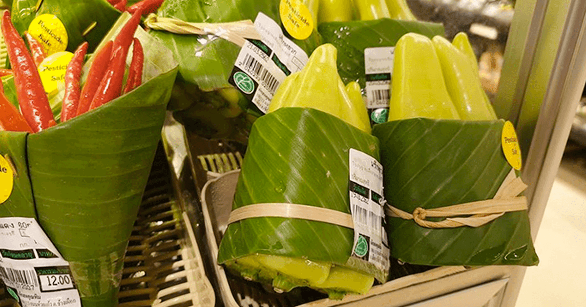 Asian Supermarkets Return To Using Leaves Instead Of Plastic