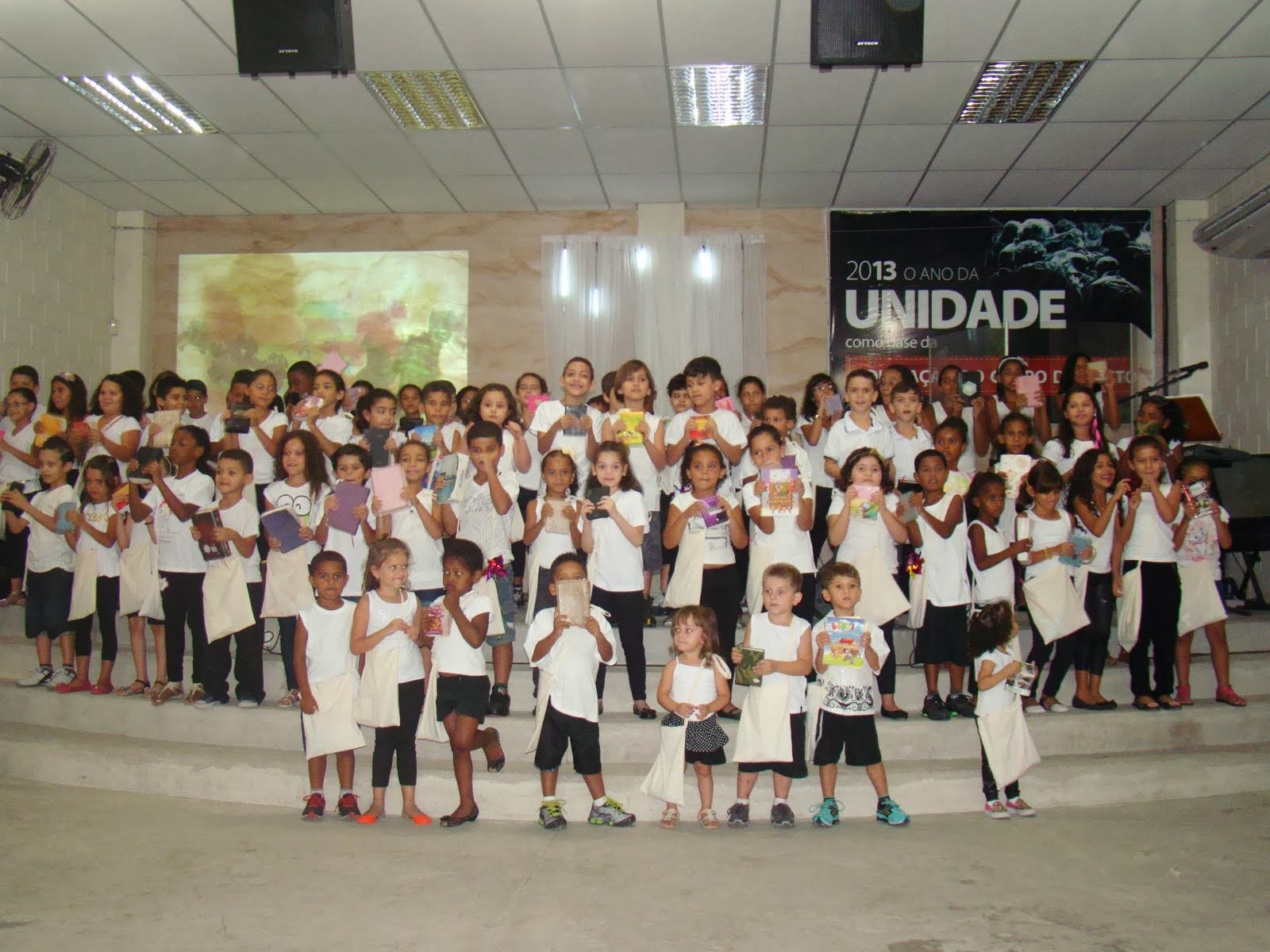 Maanaim Radicais Kids e Juvenis