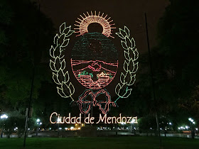 Mendoza in der Nacht