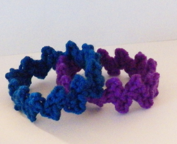 3D Ribbon ZigZag Bracelet Tutorial * Moms and Crafters