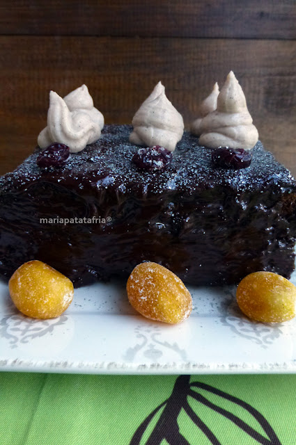 Tarta de chocolate Mort Subite al Paisaje Otoñal con crema de Castañas y polvo de plata - Maríapatatafría