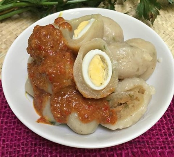 Gambar: cilok isi telur puyuh bumbu kacang