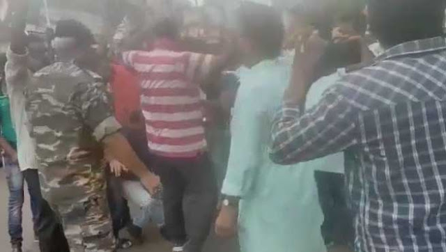 पाकुड़ में महंगाई के खिलाफ कांग्रेस का राष्ट्रव्यापी विरोध - प्रदर्शन : जिला अध्यक्ष समेत कार्यकर्ताओं को भी लिया गया हिरासत में