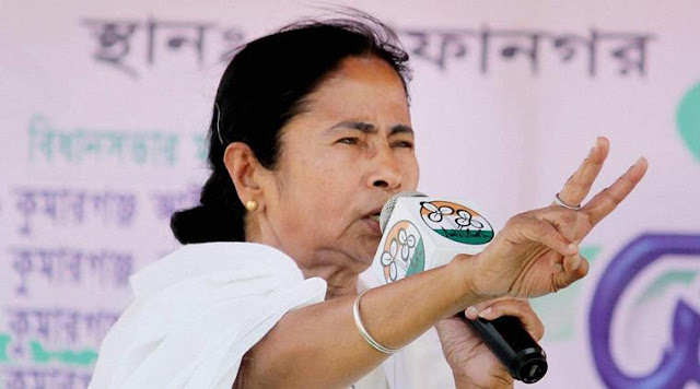 Election Commission slaps Mamata Banerjee with showcause notice